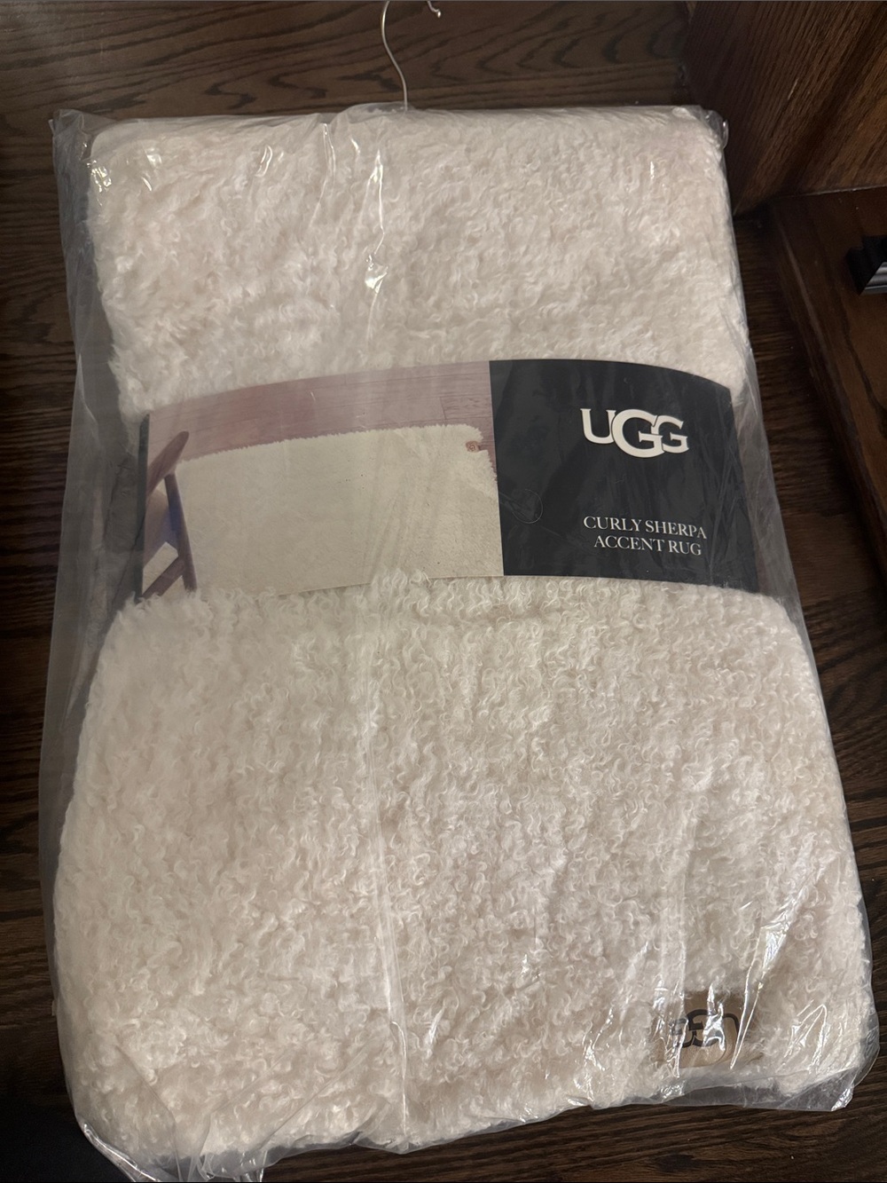 NIP Ugg Curly Sherpa Accent Rug 27 in x 44 in